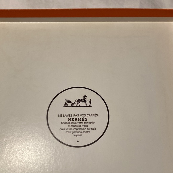 Hermes Classic Silk scarf - Picture 5 of 14